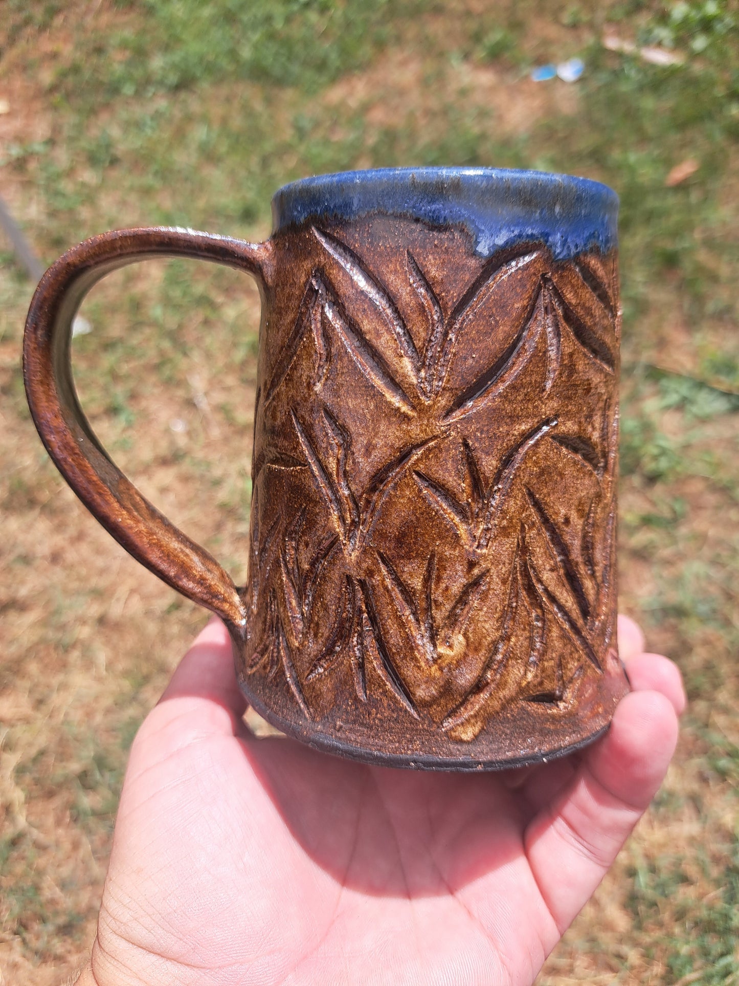 Stein, B3, Iron Yellow/Sapphire, Carved