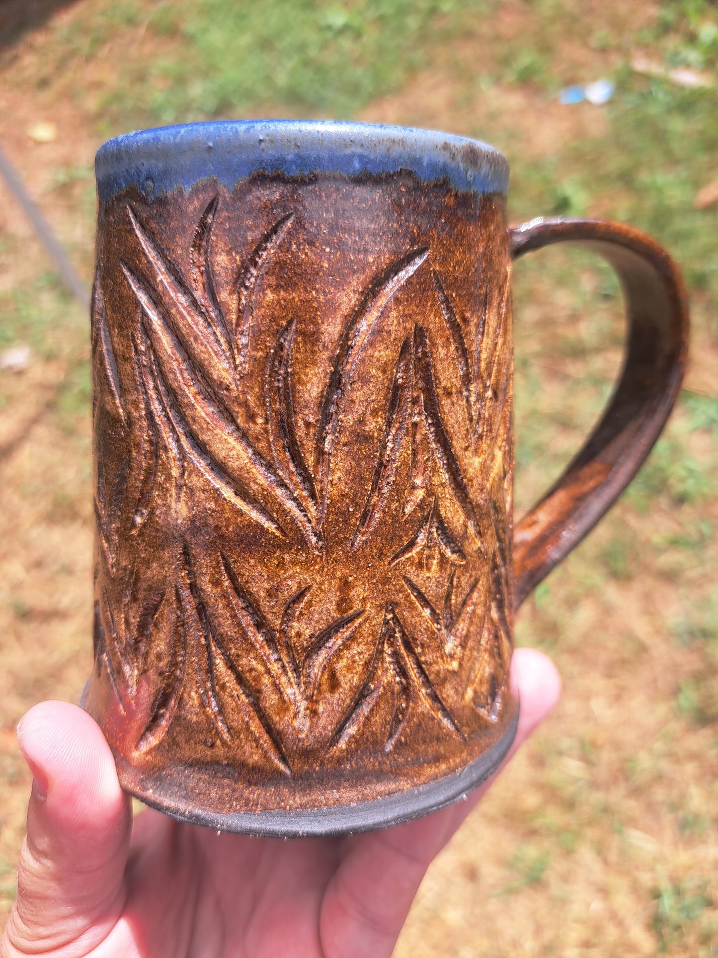Stein, B3, Iron Yellow/Sapphire, Carved