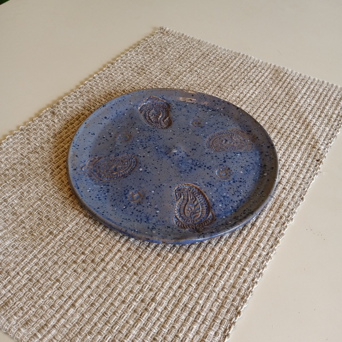 Blue speckled fern plate