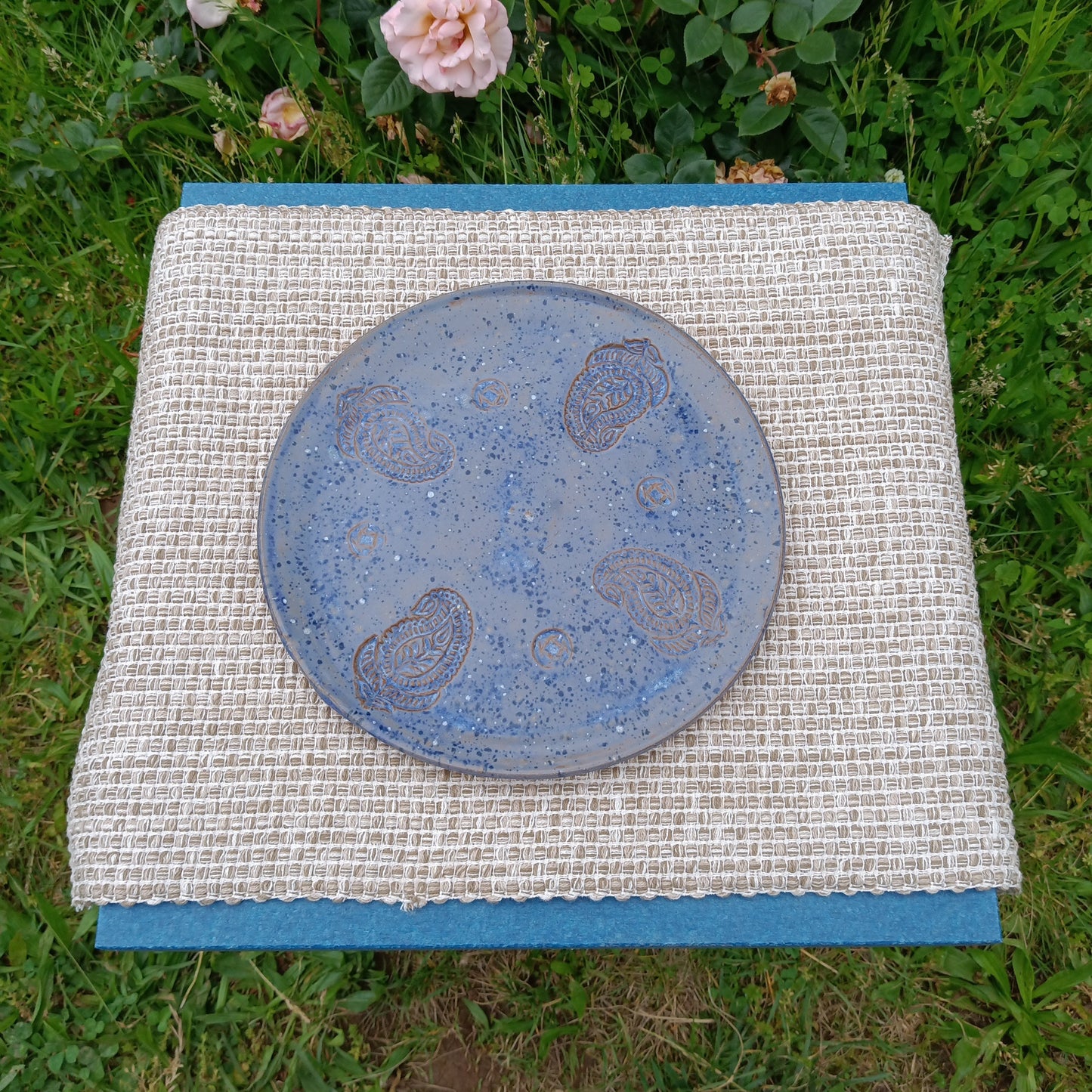 Blue speckled fern plate